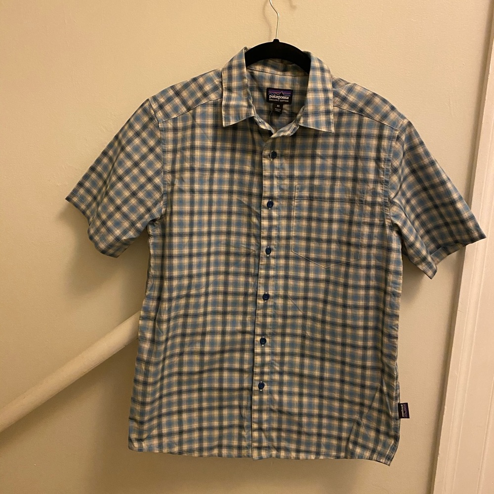Men’s Patagonia blue and white plaid button down